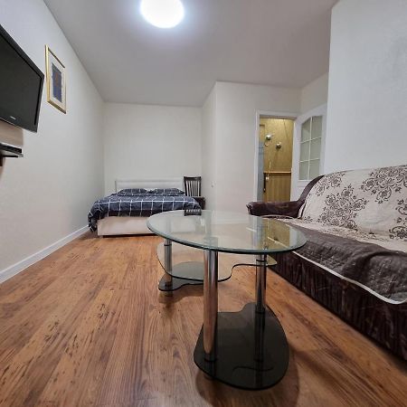 Apartamento Pobedy Flat Kiev Exterior foto