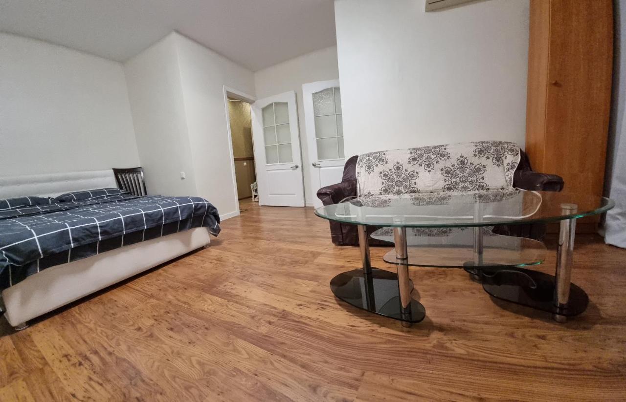 Apartamento Pobedy Flat Kiev Exterior foto